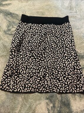 Saks 5th Ave aBlack and Cream Leopard Print Knit Skirt